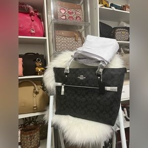 Coach tote